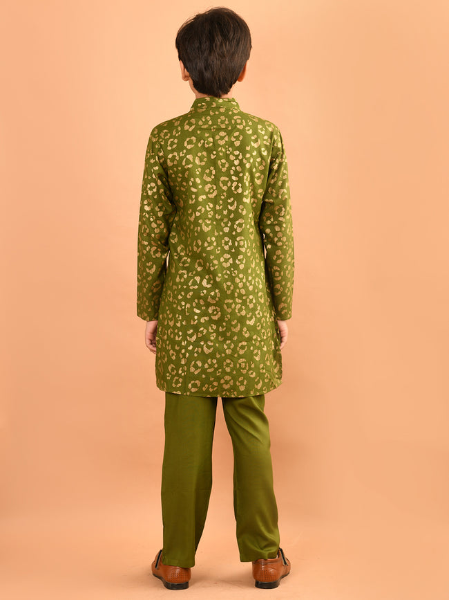 All Over Printed Mandarin Collar Straight Kurta Pajama Set